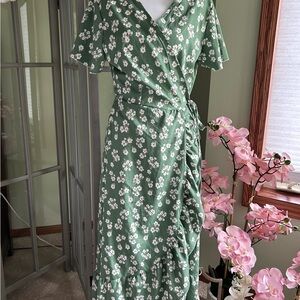 Chiffon V-Neck Wrap Dress Green/White Floral Print Ruffle Midi Short Sleeve Sz L